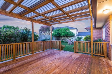 Photo of property in 12 Fitchburg Place, Mangere, Auckland, 2022