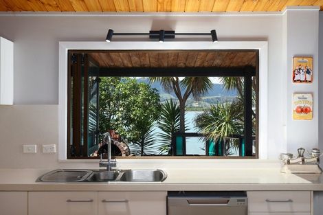 Photo of property in 90 Point Road, Monaco, Nelson, 7011