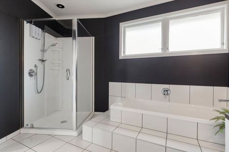Photo of property in 32 Marnane Terrace, St Andrews, Hamilton, 3200