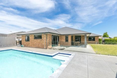 Photo of property in 115 Saint James Drive, Huntington, Hamilton, 3210