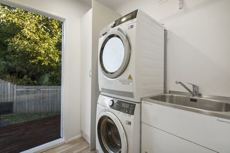 Photo of property in 10 Gurnard Road, Stillwater, Silverdale, 0993