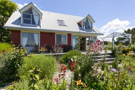 Photo of property in 21 Parerohi Grove, Kuratau, Turangi, 3381