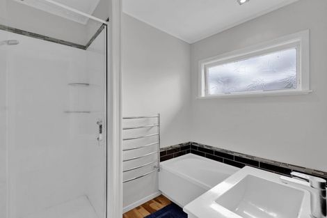 Photo of property in 2 Carrington Avenue, Hillcrest, Hamilton, 3216