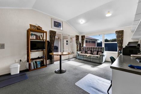 Photo of property in 19 George Street, Hawera, 4610