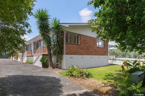 Photo of property in 5 Trengove Place, West Harbour, Auckland, 0618