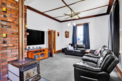 Photo of property in 54 Disraeli Street, Hawera, 4610