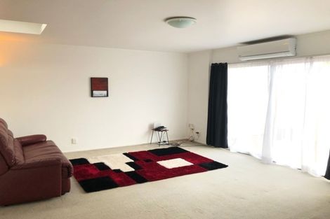 Photo of property in 1/6 Vivian Wilson Drive, Eastern Beach, Auckland, 2012