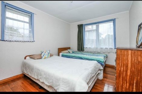 Photo of property in 28 Lincoln Park Avenue, Massey, Auckland, 0614