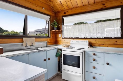 Photo of property in 5 Dieffenbach Street, Opunake, 4616