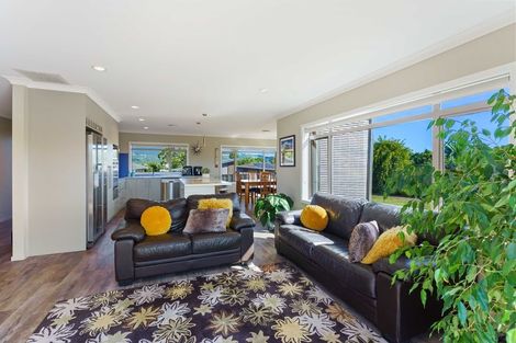 Photo of property in 12 Simpson Crescent, Raumati Beach, Paraparaumu, 5032