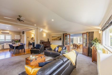 Photo of property in 24 Auckland Road, Greenmeadows, Napier, 4112