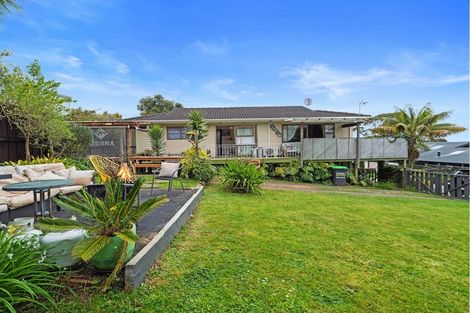 Photo of property in 1/2c Sunnynook Road, Sunnynook, Auckland, 0620