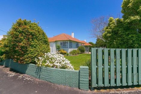 Photo of property in 10 Union Street, Merrilands, New Plymouth, 4312