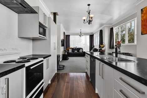 Photo of property in 401 Waihi Road, Normanby, Hawera, 4614