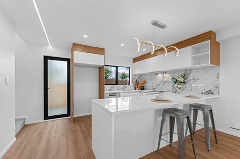 Photo of property in 7/1 Benita Place, Sunnyvale, Auckland, 0612