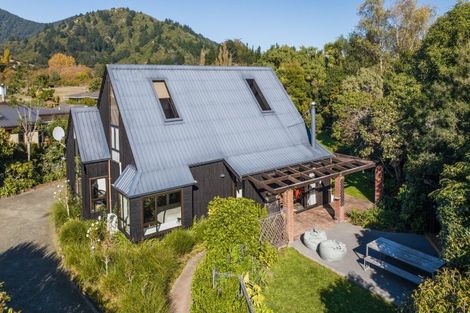 Photo of property in 6b Beach Road, Waikawa, Picton, 7220