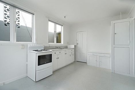 Photo of property in 40 West Coast Road, Glen Eden, Auckland, 0602