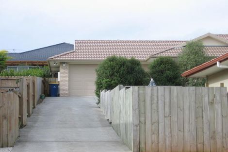 Photo of property in 25 Hercules Drive, Henderson, Auckland, 0612