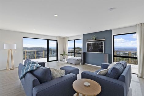 Photo of property in 15 Parkridge Place, Mount Pleasant, Christchurch, 8081