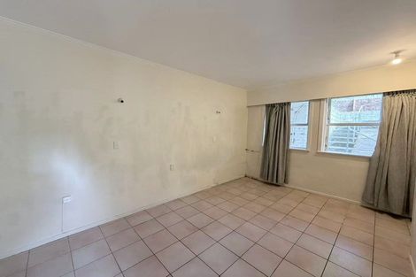 Photo of property in 105 Grove Road, Papakura, 2110