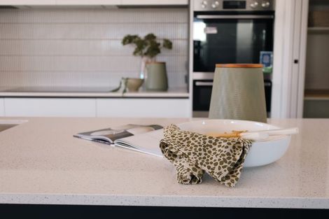 Photo of property in 84 Freedom Drive, Kelvin Grove, Palmerston North, 4470