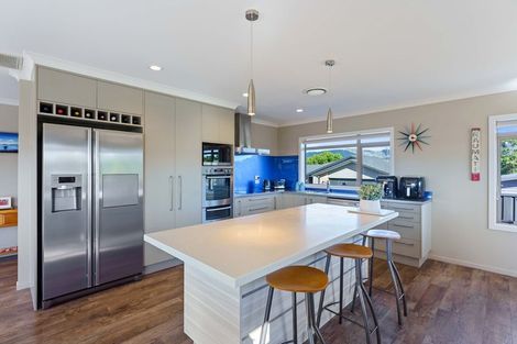 Photo of property in 12 Simpson Crescent, Raumati Beach, Paraparaumu, 5032