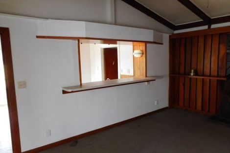 Photo of property in 2 Waimana Road, Conifer Grove, Takanini, 2112