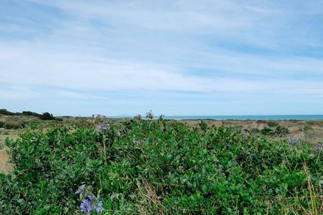 Photo of property in 7 Kent Avenue, Waitarere Beach, Levin, 5510