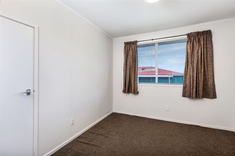 Photo of property in 1/11 Cassia Place, Sunnynook, Auckland, 0620