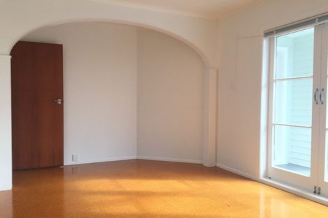 Photo of property in 12 Bridgens Avenue, Te Atatu Peninsula, Auckland, 0610