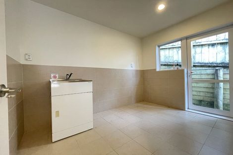 Photo of property in 78 Rising Parade, Fairview Heights, Auckland, 0632