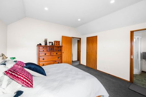 Photo of property in 140 Memorial Avenue, Burnside, Christchurch, 8053
