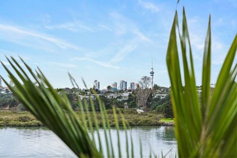 Photo of property in 1 Bangor Street, Point Chevalier, Auckland, 1022
