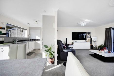 Photo of property in 212 Waihi Road, Hawera, 4610