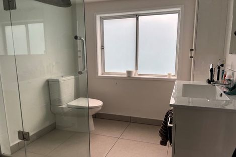 Photo of property in 27 Park Hill Road, Birkenhead, Auckland, 0626