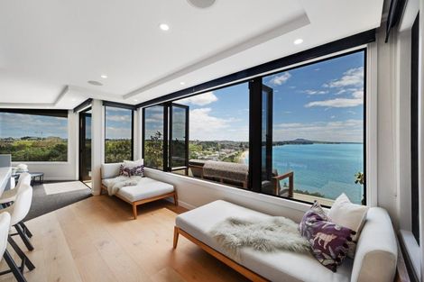 Photo of property in 1/285 Bleakhouse Road, Mellons Bay, Auckland, 2014