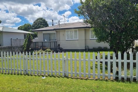 Photo of property in 57 Queen Road, Bellevue, Tauranga, 3110