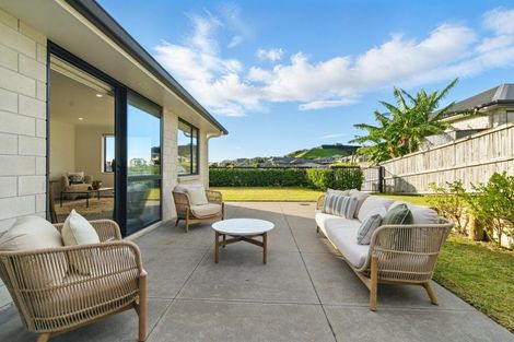 Photo of property in 35 Ballintoy Park Drive, Welcome Bay, Tauranga, 3175