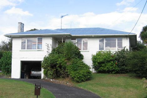 Photo of property in 41 Glen Marine Parade, Glendene, Auckland, 0602