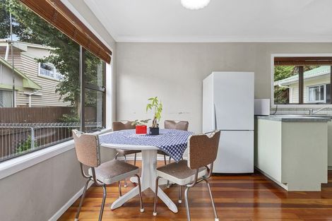 Photo of property in 6 Vine Street, Hillcrest, Hamilton, 3216