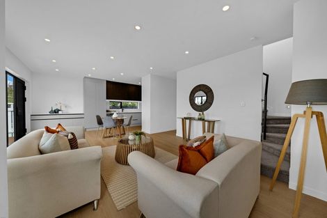 Photo of property in 1/145 Bucklands Road, Bucklands Beach, Auckland, 2012