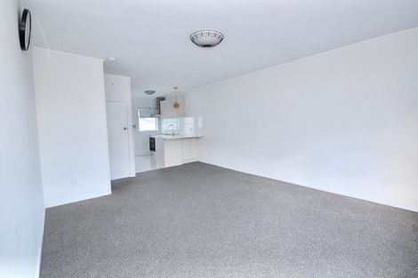 Photo of property in 2/16 Beach Road, Castor Bay, Auckland, 0620