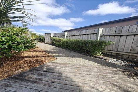 Photo of property in 15 Burnside Court, Rosedale, Auckland, 0632