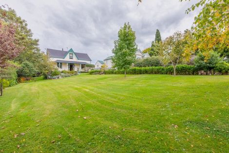 Photo of property in 3 Saint Marys Road, Waipukurau, 4200