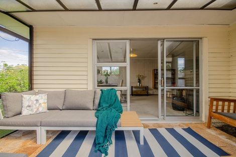 Photo of property in 25 Sullivan Avenue, Mangere Bridge, Auckland, 2022
