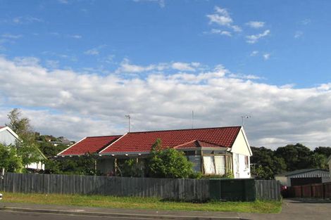 Photo of property in 24 Devonshire Road, Unsworth Heights, Auckland, 0632