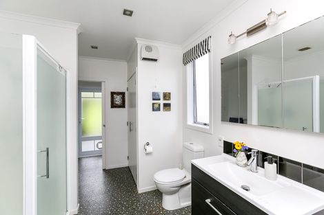 Photo of property in 207 Powderham Street, New Plymouth, 4310