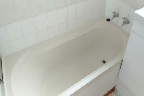 Photo of property in 4 Clendon Court, Roslyn, Palmerston North, 4414