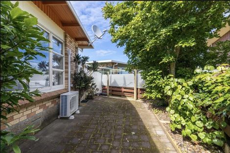 Photo of property in 16b Te Mete Terrace, Merrilands, New Plymouth, 4312
