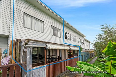 Photo of property in 28/3 Hulme Place, Henderson, Auckland, 0612